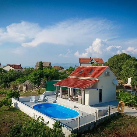 Villa Baras Garden - House With Pool Mirce Kültér fotó