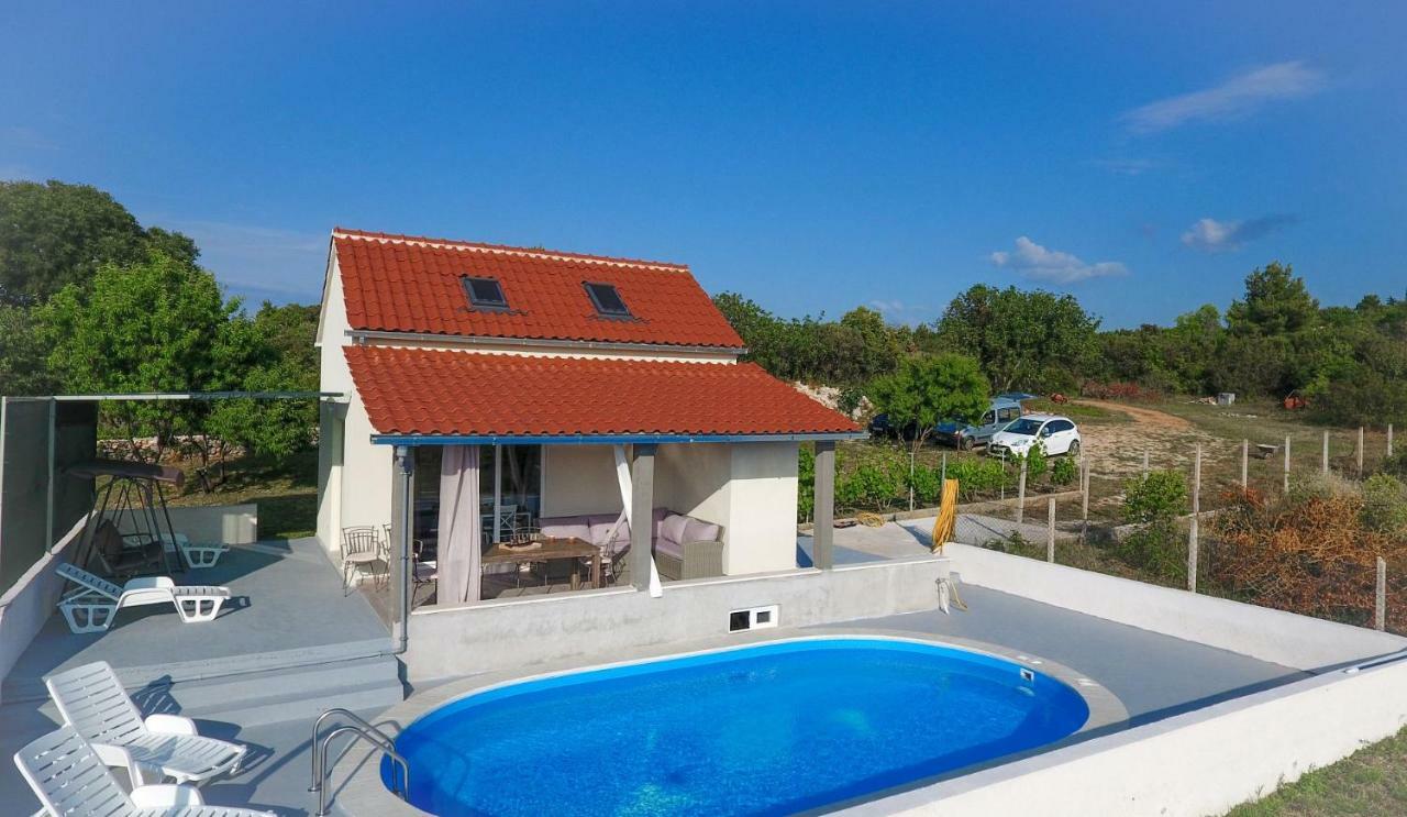Villa Baras Garden - House With Pool Mirce Kültér fotó