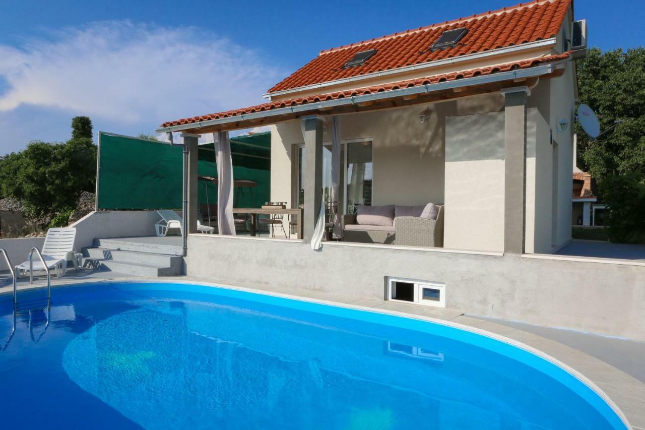 Villa Baras Garden - House With Pool Mirce Kültér fotó